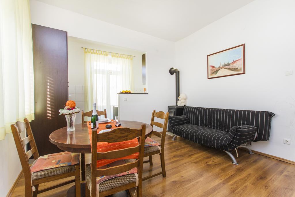 Apartment Amber Koromačno Chambre photo